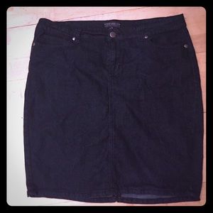 Denim stretch pencil skirt