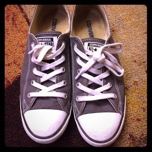 Grey dainty converse