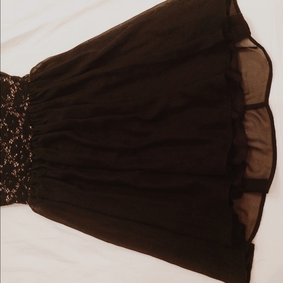 Strapless lace and sheer dress with built in slip. - Picture 3 of 4