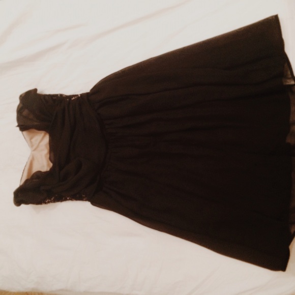 Strapless lace and sheer dress with built in slip. - Picture 4 of 4