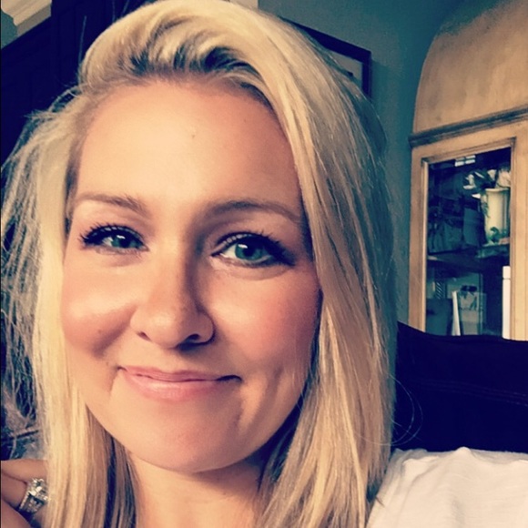 Meet your Posher, Amanda - Picture 4 of 4