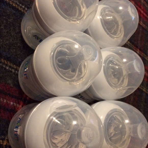 🚫SOLD! Brand new & NEVER used 7 4oz Avent bottles - Picture 2 of 2