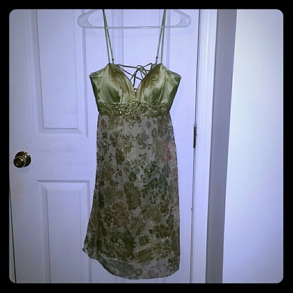 Green dress with beading and metallic detail 10