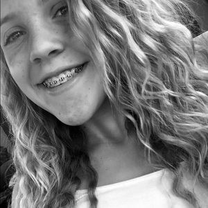 Meet your Posher, Caitlyn