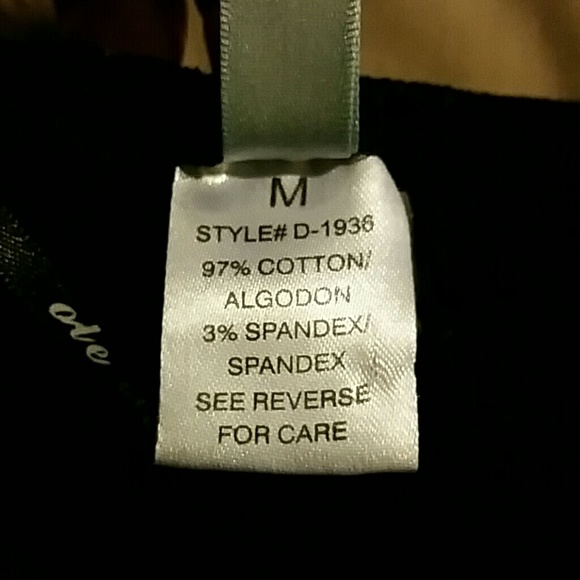 Black top - Picture 3 of 4