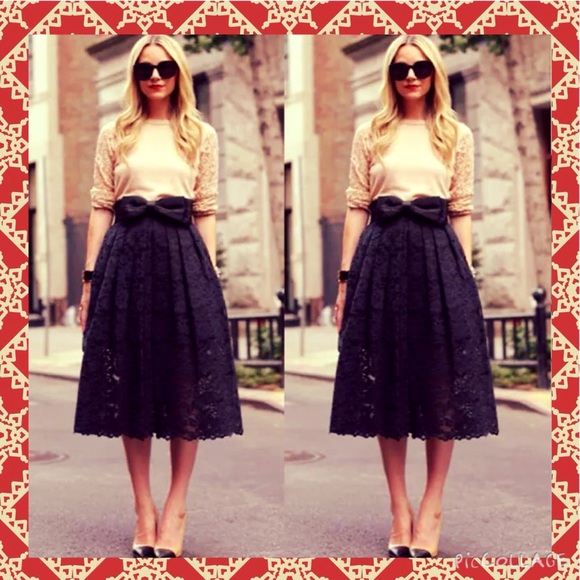 Dresses & Skirts - NWOT Black lace midi skirt with bow waist