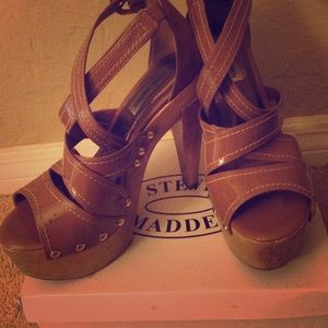 Steve Madden Tan Platform Wood sandals