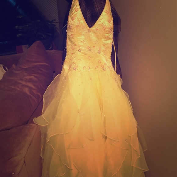 LONG FORMAL PROM OR HOMECOMING DRESS FOR CHEAP. - Picture 1 of 4