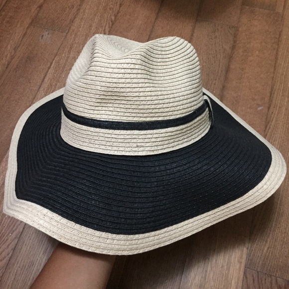 F21 NEW Cream floppy hat
