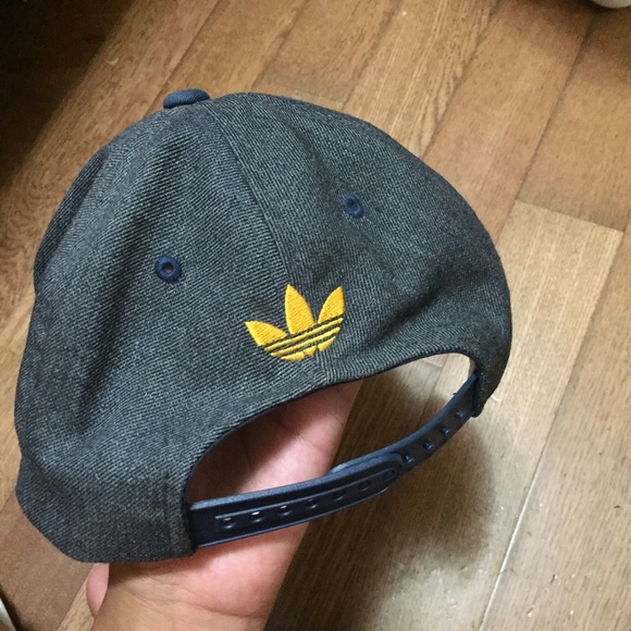 Adidas NEW UC Irvine snapback / hat - Picture 2 of 3