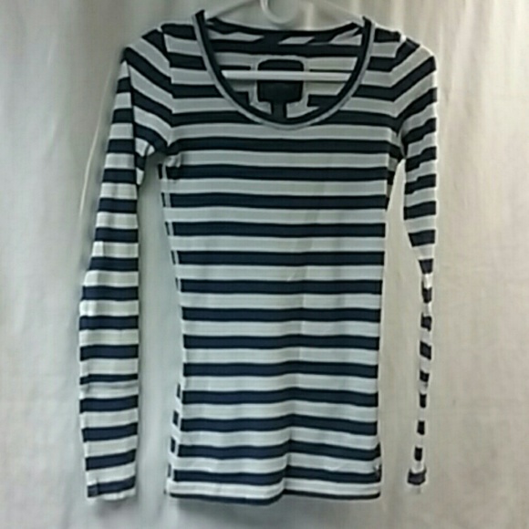 American Eagle long sleeve shirt