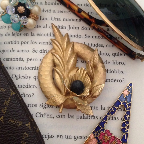 Vintage Gold Tone Brooch