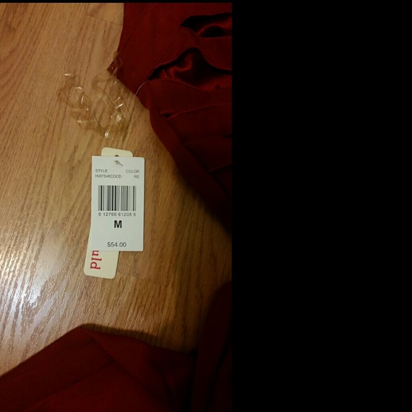 Red Dress - Picture 4 of 4