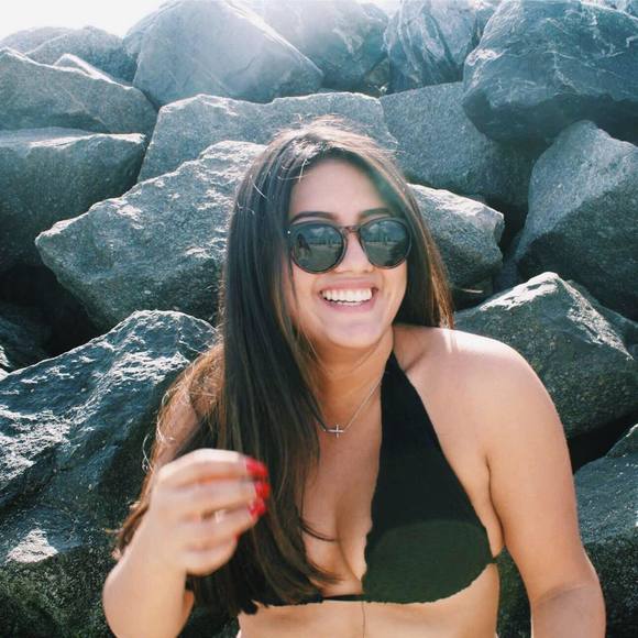 Meet your Posher, Pamela - Picture 1 of 1