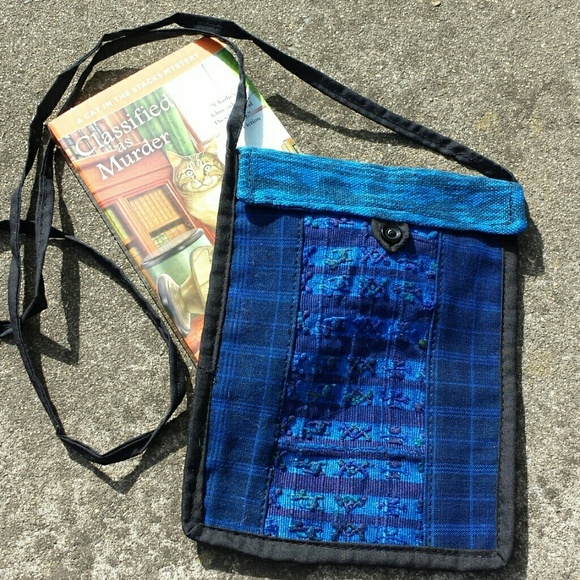 GWaC Guatemalan Embroidered Pouch - Blue