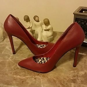 ❌SOLD❌ Never worn cherry pumps.