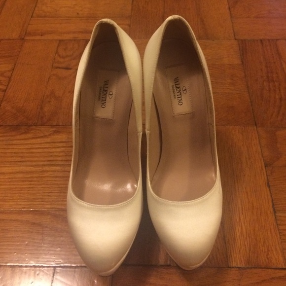Valentino Cream Satin Platform pumps