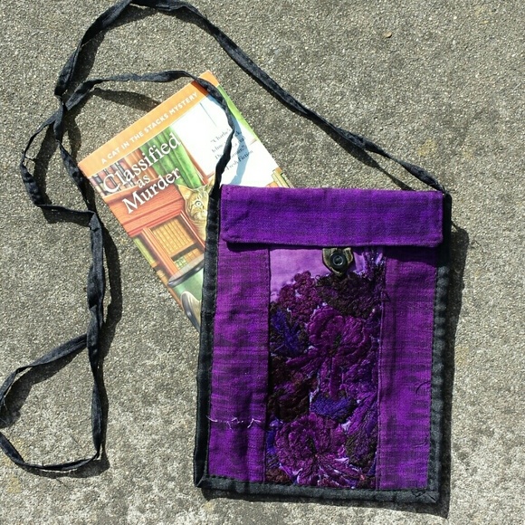 GWaC Guatemalan Embroidered Pouch - Purple