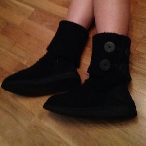 Knitted black boot slippers