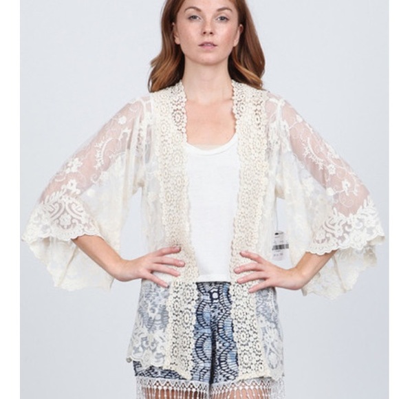 Harper Trends Tops - 🎉HOST PICK 🎉 Gorgeous lace kimono