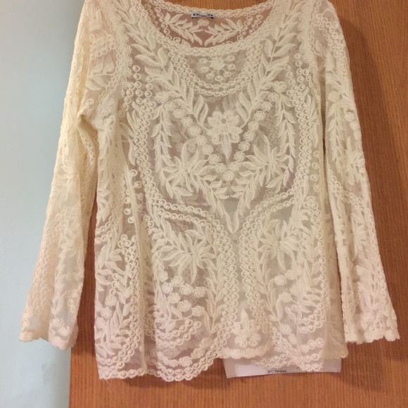 💖🎉🎉HP🎉🎉 Express cream lace top 3 - Picture 2 of 3