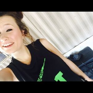 Meet your Posher, Hali