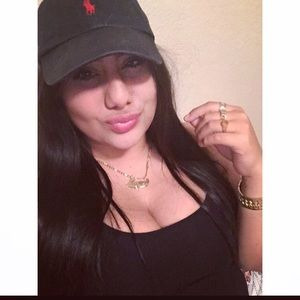 Meet your Posher, Leslie