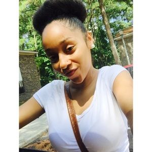 Meet your Posher, Lendora