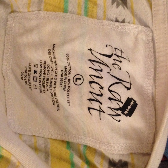 Men's large tribal print 60/40 tee - Picture 3 of 3