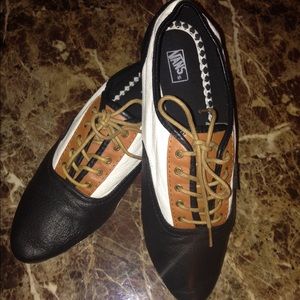 Shoes vans , rare style, like new!! Upper lether!