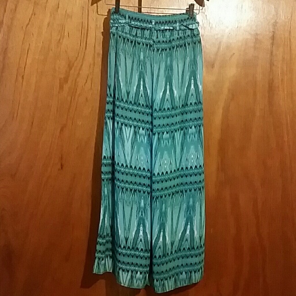 Beautiful Flare Leg Pants - Size Small - Picture 2 of 3
