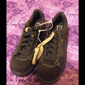 Sketchers brown shoes