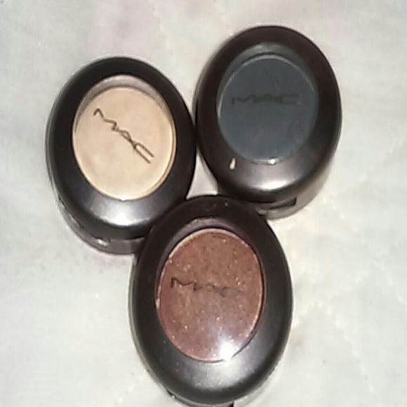MAC COSMETICS BUNDLE