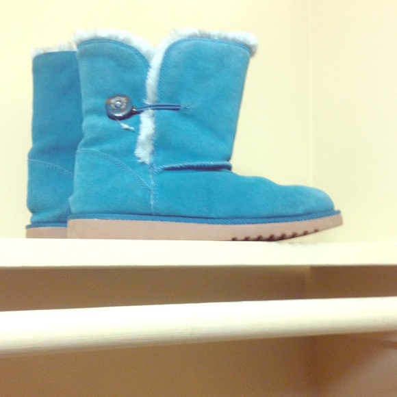 Turquoise  snow boots