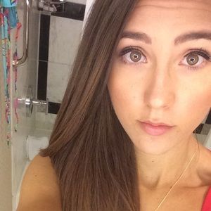 Meet your Posher, Steph