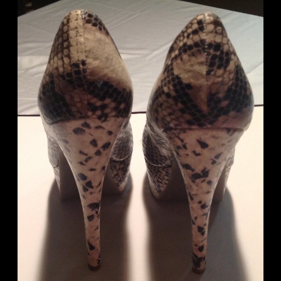 Print Heel - Picture 1 of 4