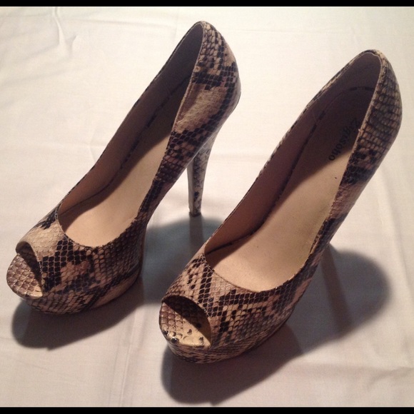 Print Heel - Picture 3 of 4