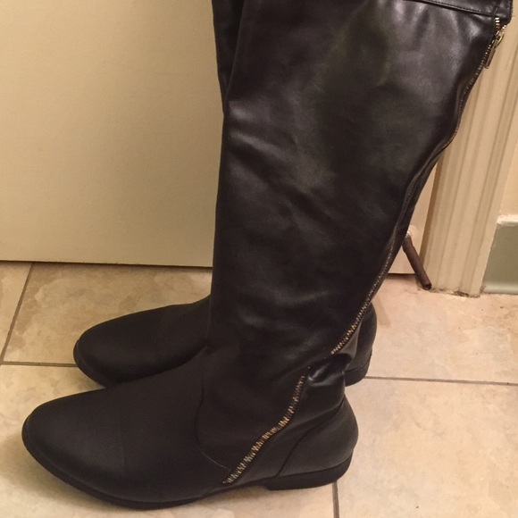 Maurice's boots