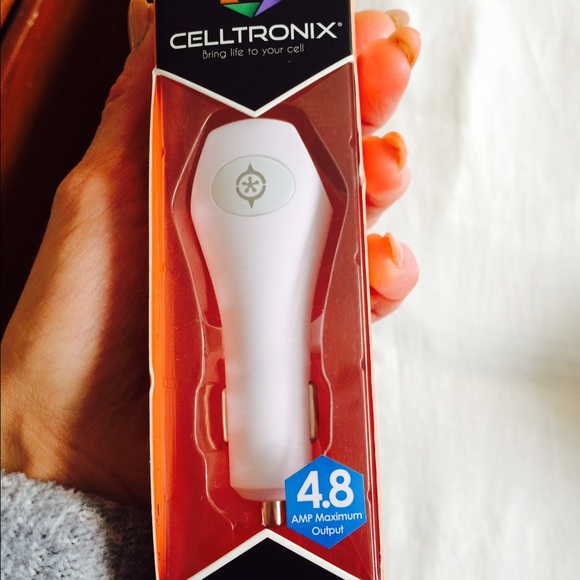 Free with any purchase !Dual USB iPhone Charger.