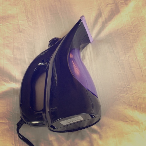 Handheld personal steamer