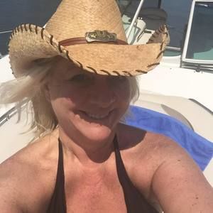 Meet your Posher, Pamela
