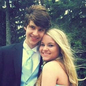 Meet your Posher, Caitlin