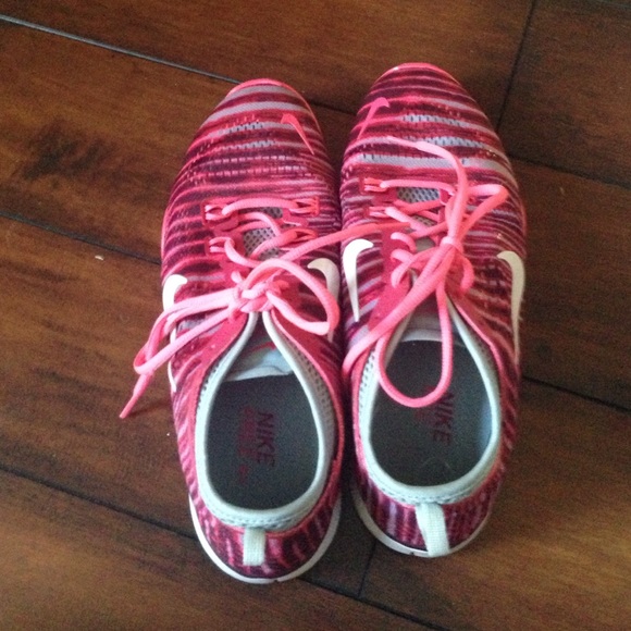 Nike free runs size 10