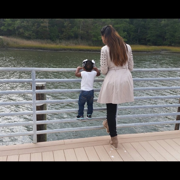 Meet your Posher, Mercedes - Picture 2 of 4