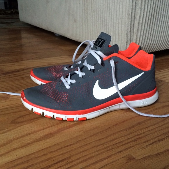 Nike Shoes - Nike Free 3.0