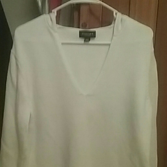 Sweater - Picture 4 of 4