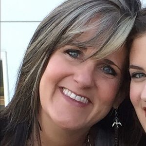 Meet your Posher, Laurie