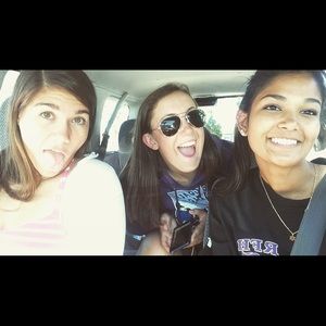 Meet your Posher, Emily