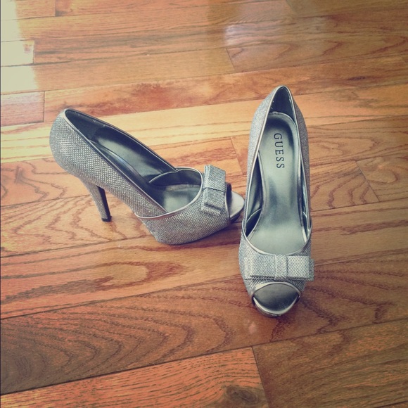 Metallic silver guess heels