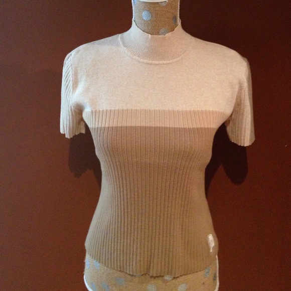 Liz Claiborne short sleeve sweater top